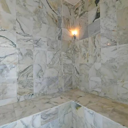 Lacivert Villa